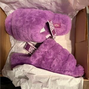 💜 UGG Fluff Yeah Slide Slippers – Youth Size 6